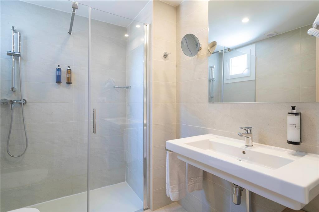 Halley Hotel & Apartments Affiliated By Melia بينايدورم الغرفة الصورة